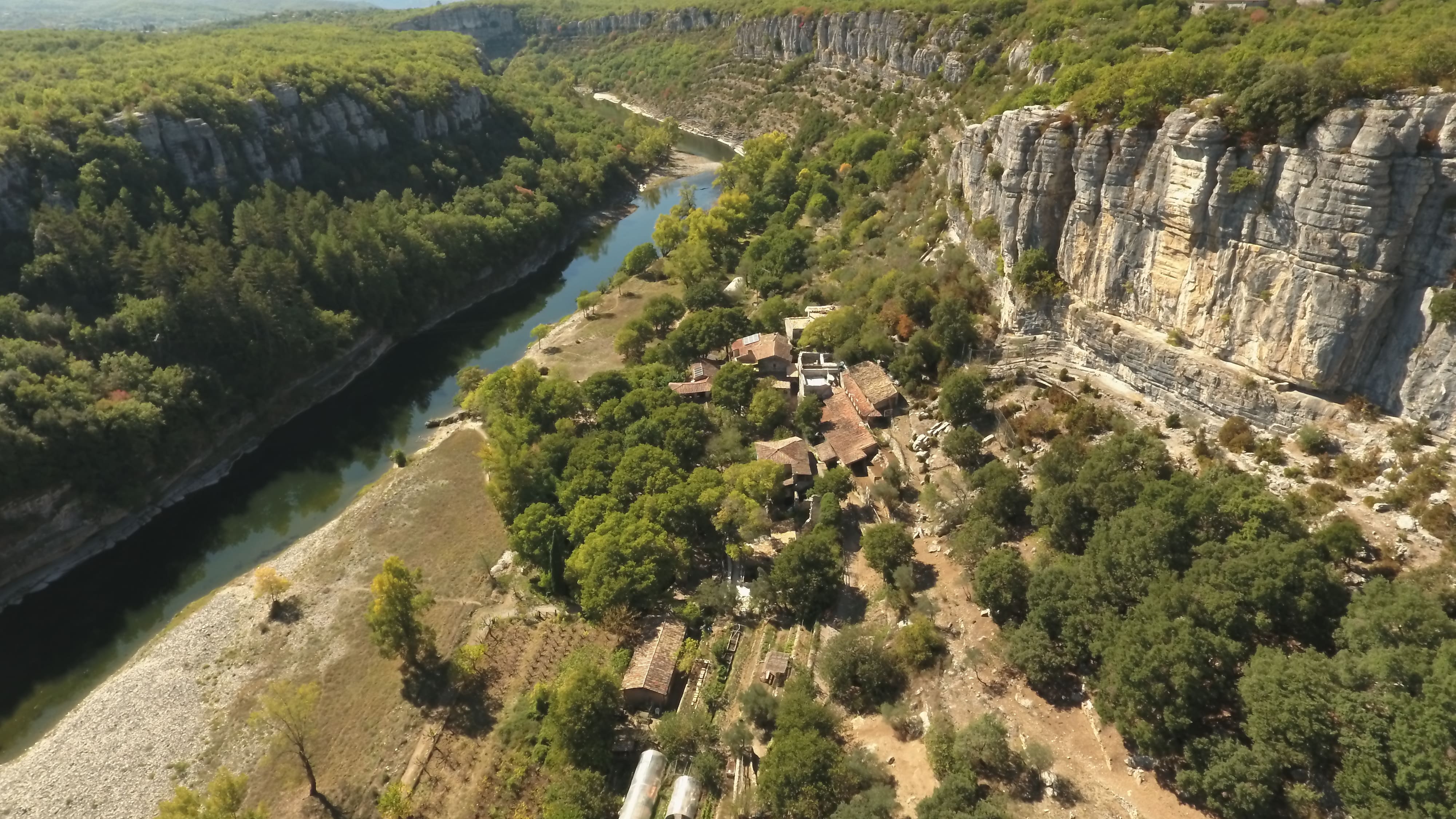 https://espace-ptl.ancv.com/appli/butterfly/data/medias_PA/PHOTOS/121730001001/121730001001e8gW1TqeNn-Vue générale Viel Audon (5).jpg